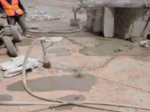 张店水泥混凝土路面板底注浆技术 路面脱空注浆整治方案