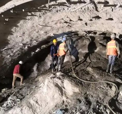 张店拱顶带模注浆料的施工流程及注意事项